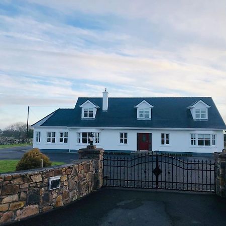 Connemara. 3 Bedroom, 8 Bed, Holiday Home ゴールウェイ エクステリア 写真