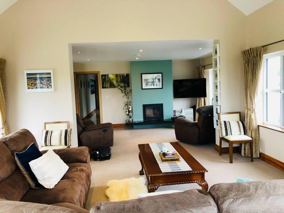 Connemara. 3 Bedroom, 8 Bed, Holiday Home ゴールウェイ エクステリア 写真