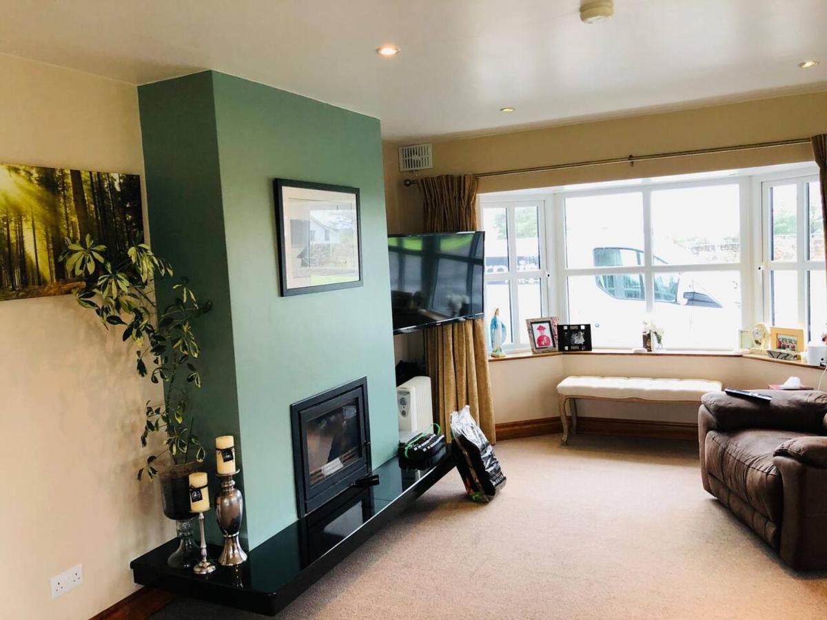 Connemara. 3 Bedroom, 8 Bed, Holiday Home ゴールウェイ エクステリア 写真