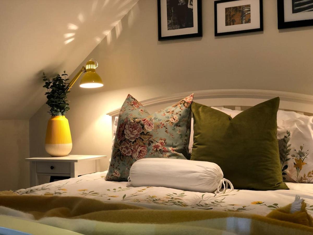 Connemara. 3 Bedroom, 8 Bed, Holiday Home ゴールウェイ エクステリア 写真