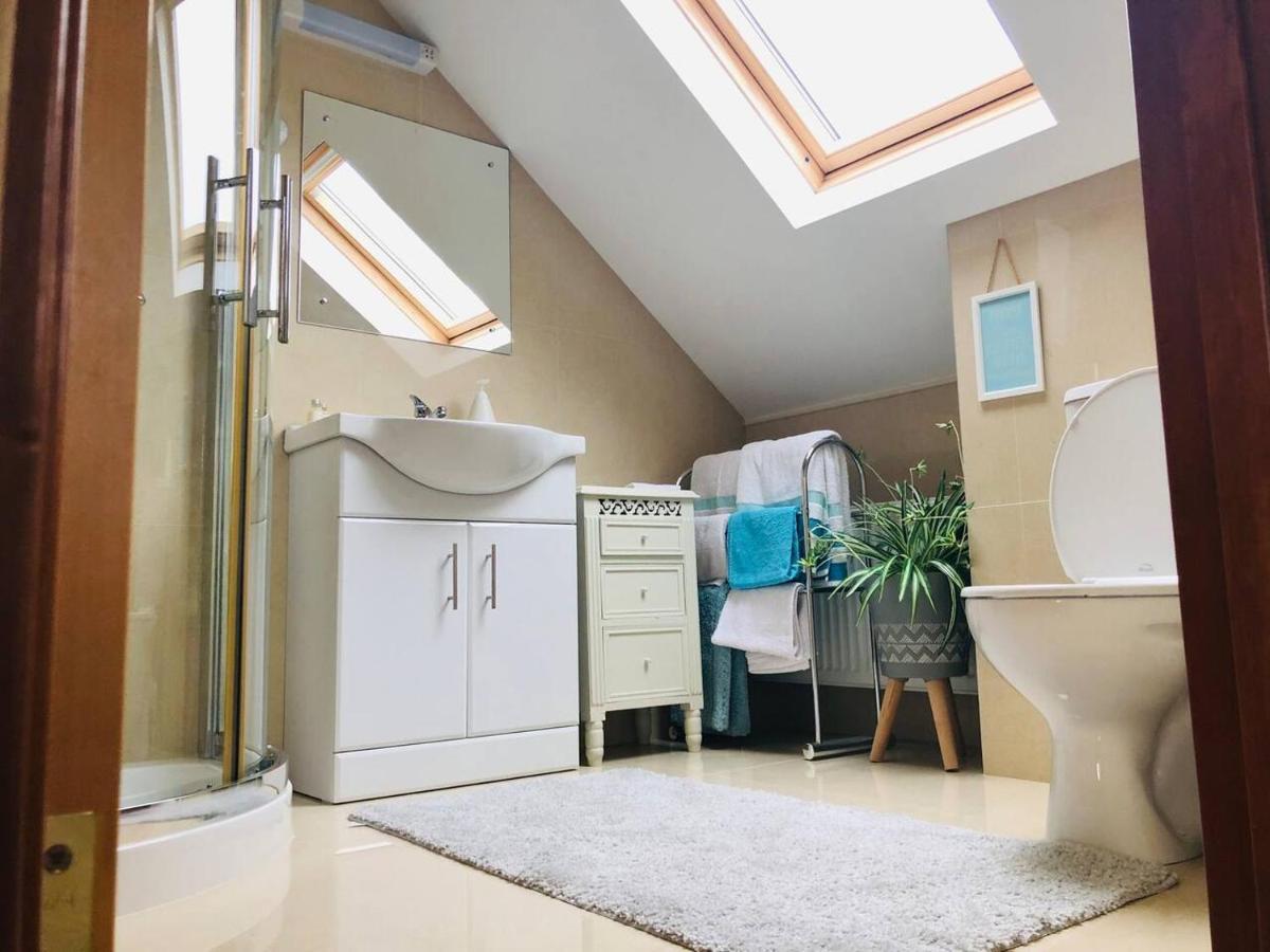 Connemara. 3 Bedroom, 8 Bed, Holiday Home ゴールウェイ エクステリア 写真