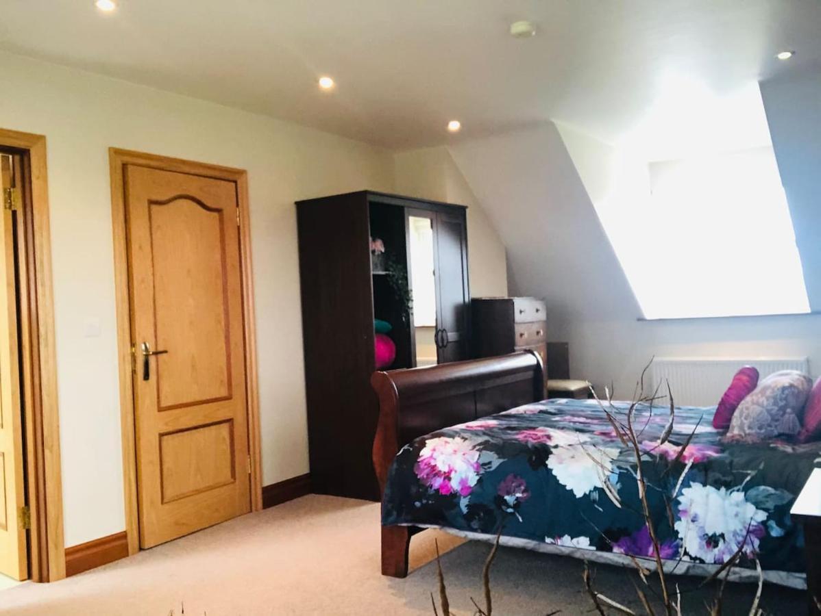 Connemara. 3 Bedroom, 8 Bed, Holiday Home ゴールウェイ エクステリア 写真
