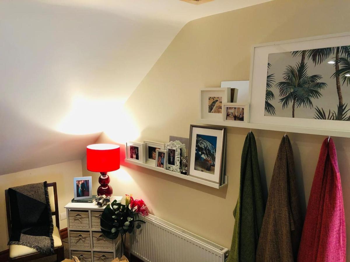 Connemara. 3 Bedroom, 8 Bed, Holiday Home ゴールウェイ エクステリア 写真
