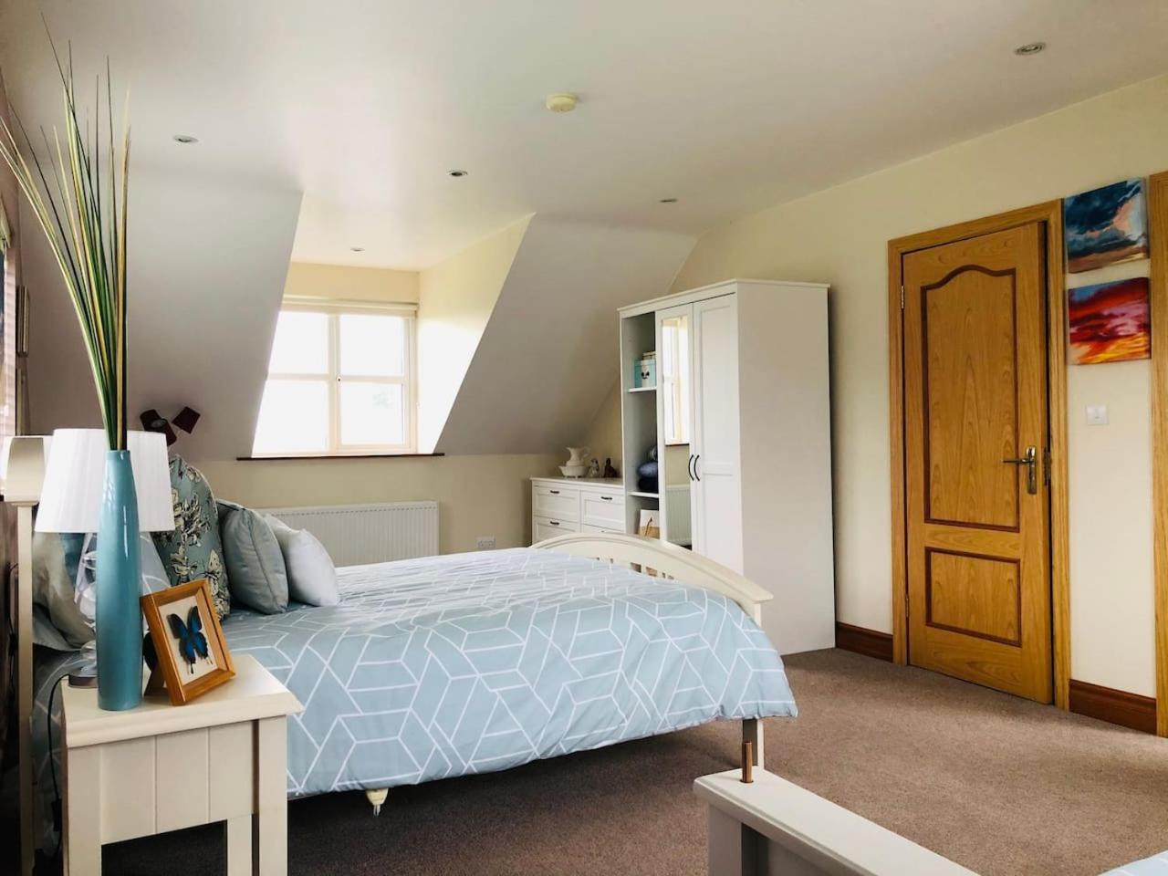 Connemara. 3 Bedroom, 8 Bed, Holiday Home ゴールウェイ エクステリア 写真