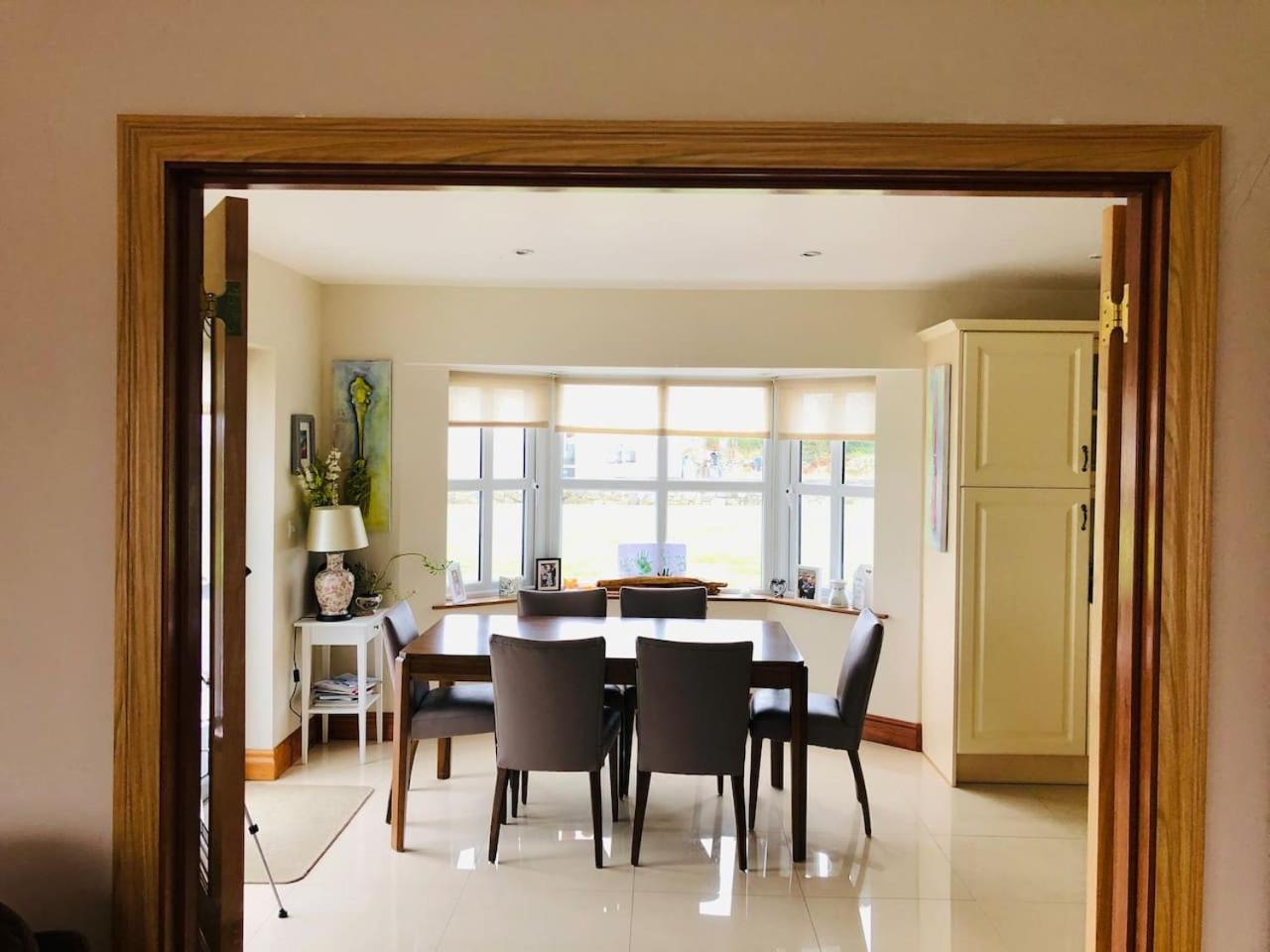Connemara. 3 Bedroom, 8 Bed, Holiday Home ゴールウェイ エクステリア 写真